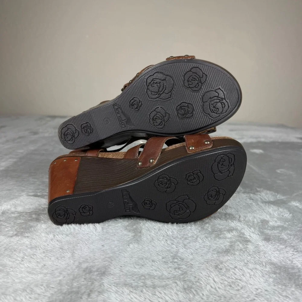 Dansko Women's Size 40(9.5-10) Brown Leather Wedge Sandals Strappy Studded Boho